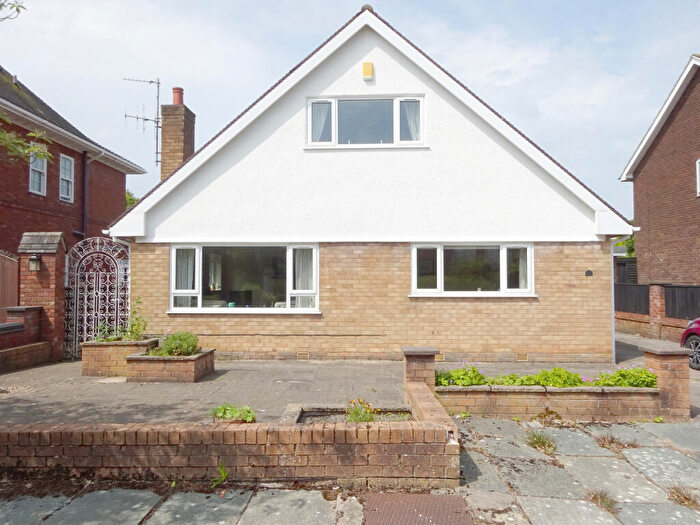 3 Bedroom Detached Bungalow For Sale In Holmefield Close, Thornton Cleveleys, Lancashire, FY5