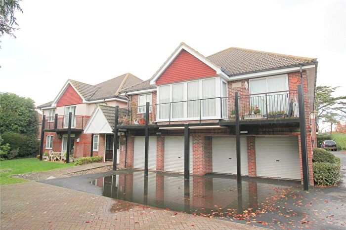 2 Bedroom Flat To Rent In Station Road, Netley Abbey, Southampton, Hampshire, SO31