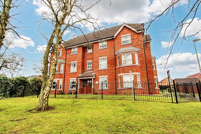 2 Bedroom Flat For Sale In Gunner Grove, Montgomery House, B75
