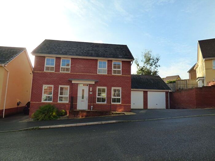 3 Bedroom Detached House To Rent In Greystone Walk, Cullompton, EX15