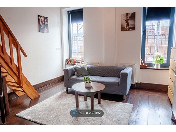 Studio To Rent In Edgware Road, London, NW2