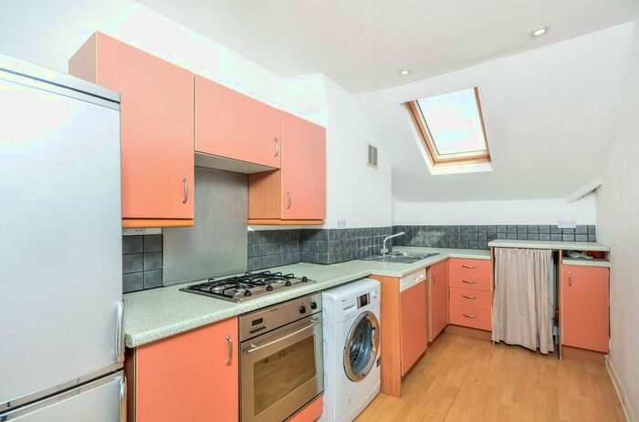 1 Bedroom Flat To Rent In Shortlands Grove, Shortlands, Bromley, BR2