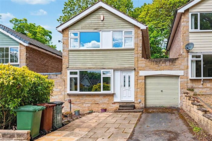 3 Bedroom Detached House For Sale In Newlay Wood Close, Horsforth, Leeds, West Yorkshire, LS18