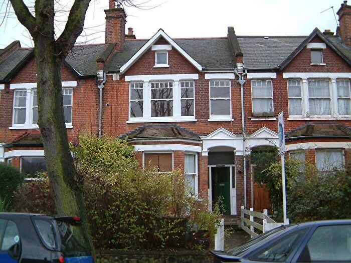 1 Bedroom Flat To Rent In Fontenoy Road, London, SW12