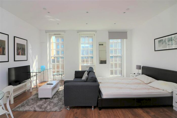 Studio To Rent In Commercial Road, London, E14