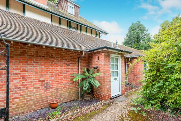 1 Bedroom Flat To Rent In Winchester Road, Basingstoke, RG22