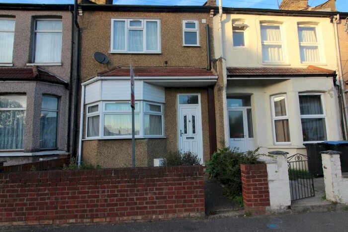 3 Bedroom Property To Rent In Durants Road, Enfield, EN3