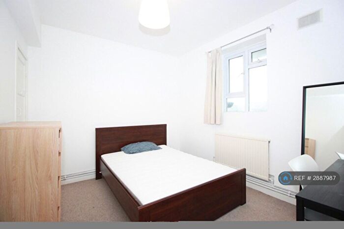 4 Bedroom Flat To Rent In Burnett House, London, SE13