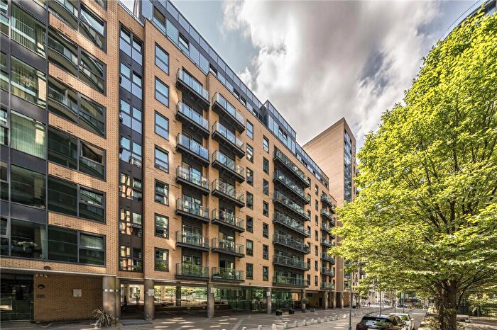 2 Bedroom Apartment To Rent In Millharbour, Canary Wharf, E14