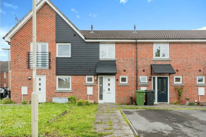 2 Bedroom House To Rent In Egerton Drive, Basingstoke, RG24