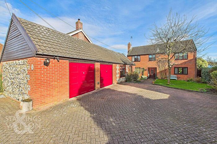 4 Bedroom Detached House For Sale In Yarmouth Road, Broome, Bungay, NR35