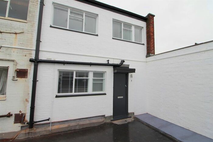 2 Bedroom Flat To Rent In Francis Court, Alma Road, St. Albans, AL1