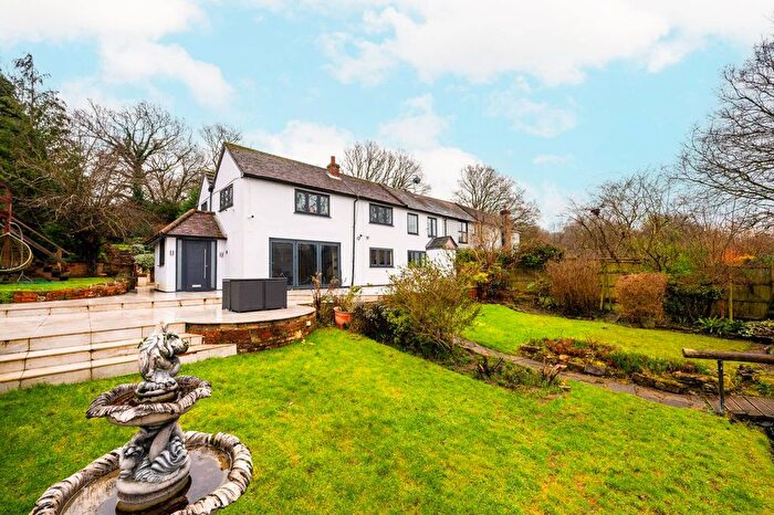 5 Bedroom Semi-detached House To Rent In Aldershot Road, Guildford, Worplesdon, GU3