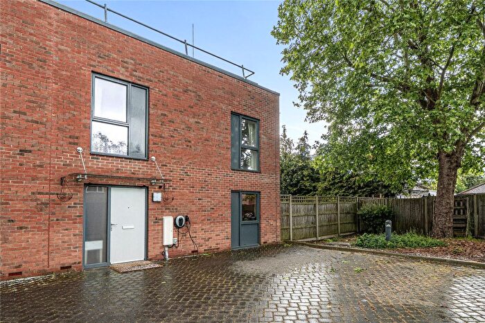3 Bedroom End Of Terrace House For Sale In Copley Close, Hanwell, W7
