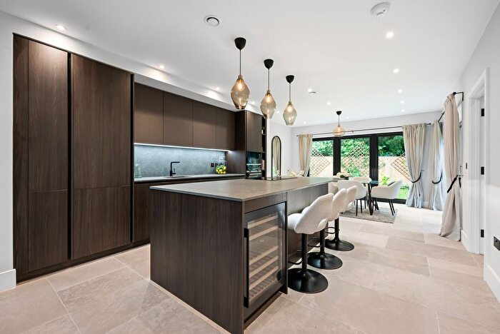 3 Bedroom Detached House For Sale In House Abbotswood Place, Streatham, SW16