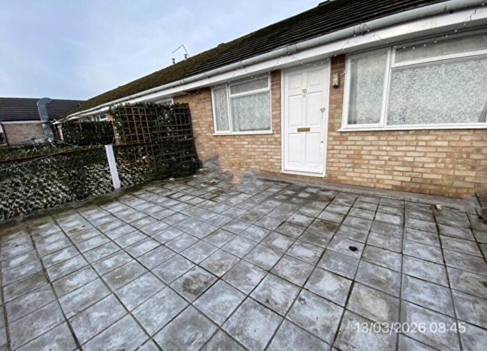 2 Bedroom Flat To Rent In Cherwell Close, SL3