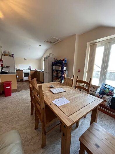 6 Bedroom Maisonette To Rent In Burrows Road, Swansea, SA1