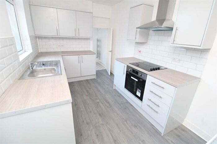 3 Bedroom Terraced House To Rent In Oak Street, Ferndale, CF43