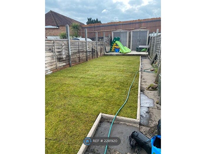 3 Bedroom Terraced House To Rent In Edinburgh Road, Chatham, ME4