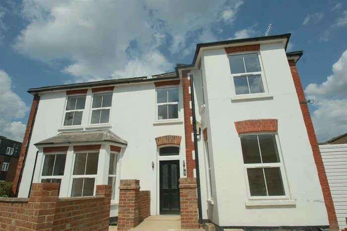 1 Bedroom Flat To Rent In Christchurch Road, Hemel Hempstead, HP2