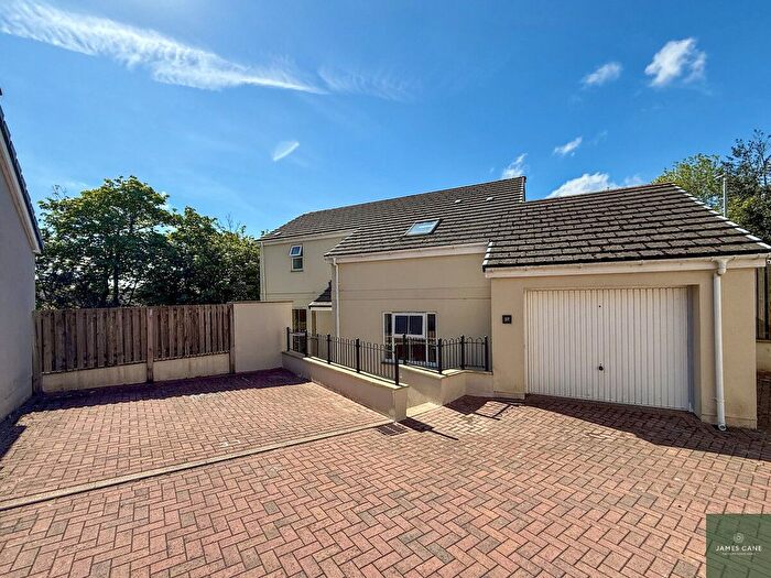 4 Bedroom Detached House For Sale In Newbridge View, Truro, TR1