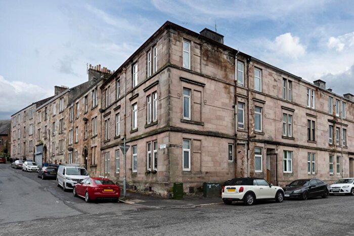 2 Bedroom Flat To Rent In Brachelston Street, Greenock, PA16
