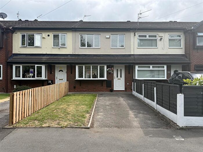 3 Bedroom Mews For Sale In Highfield Street, Dukinfield, SK16
