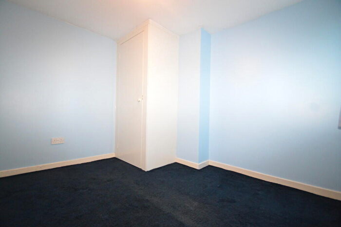 6 Bedroom Terraced House To Rent In Benares Road, London, SE18