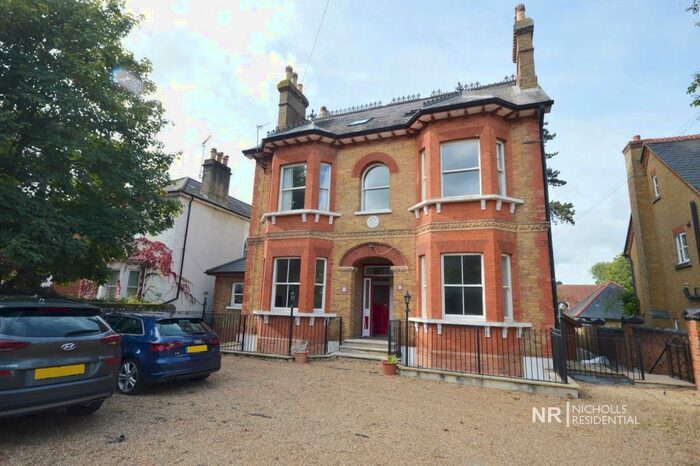 4 Bedroom Maisonette To Rent In Worple Road, Epsom, Surrey., KT18