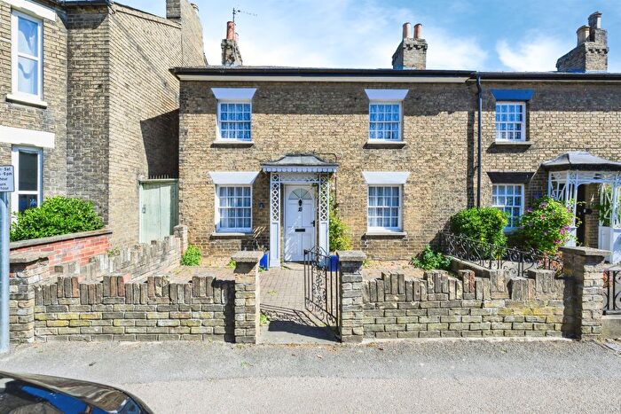 3 Bedroom End Terrace House For Sale In New Street, St. Neots, PE19