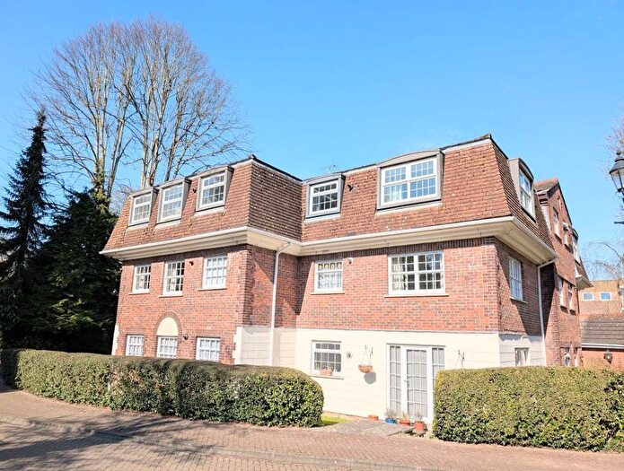 2 Bedroom Flat To Rent In Greenacres, North Parade, Horsham, RH12