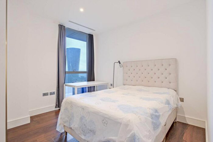 2 Bedroom Flat For Sale In Maine Tower, Tower Hamlets, London, E14