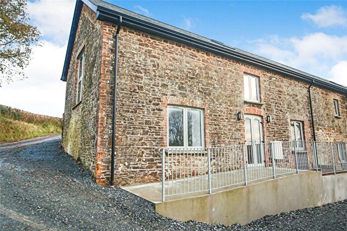 2 Bedroom Barn Conversion To Rent In Clawton, Holsworthy, EX22