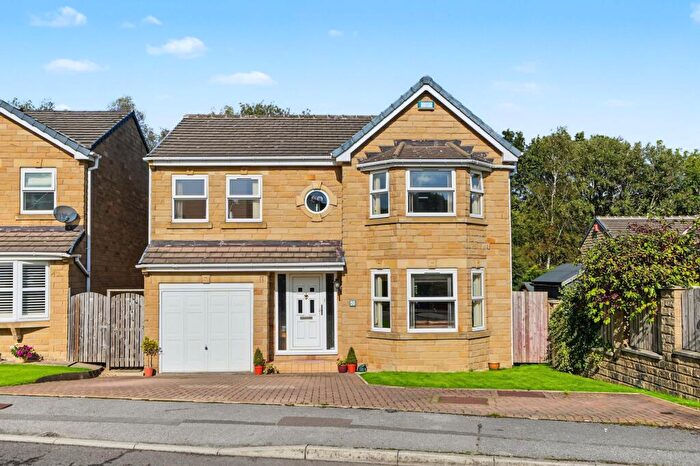 4 Bedroom Detached House For Sale In Ridge View Drive, Birkby, HD2