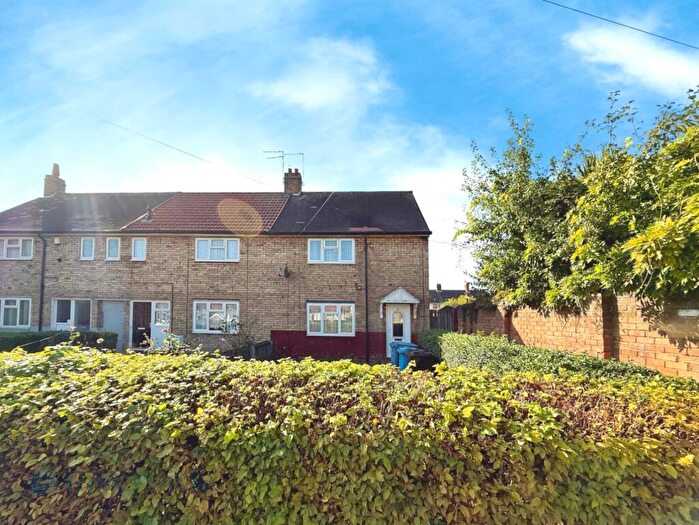 2 Bedroom End Of Terrace House For Sale In Skipwith Close, Hull, HU6