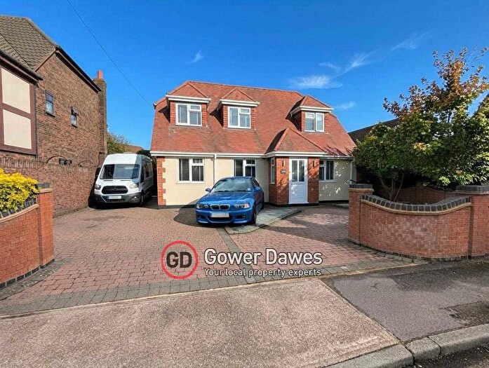 4 Bedroom Bungalow For Sale In Wayside Hornsby Lane, Orsett Heath, RM16