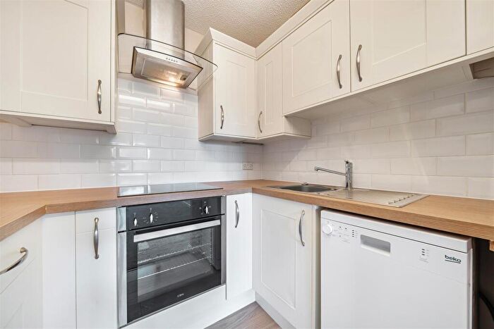 1 Bedroom Retirement Property For Sale In Beach Road, Lee-On-The-Solent, PO13