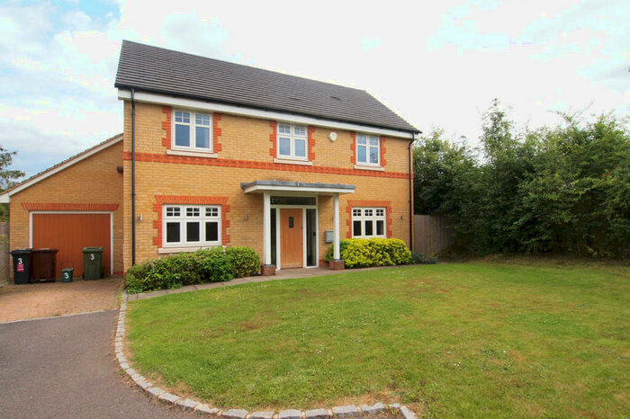 4 Bedroom Detached House To Rent In Colborne Close, Ewell, Surrey, KT17
