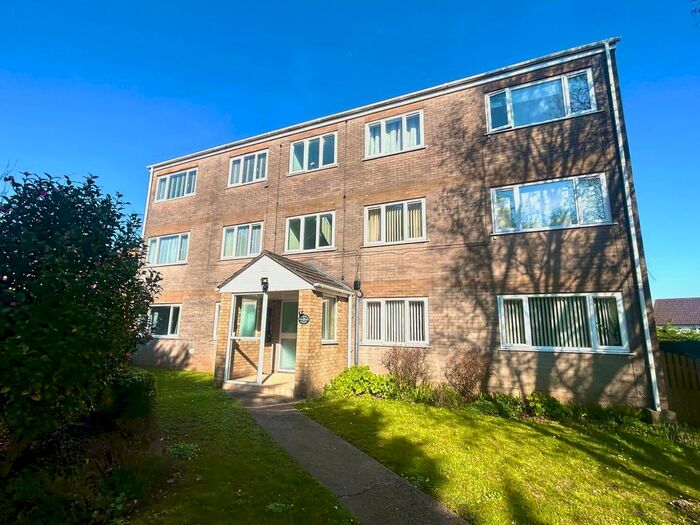 2 Bedroom Flat To Rent In Wentloog Close, Cardiff, CF3
