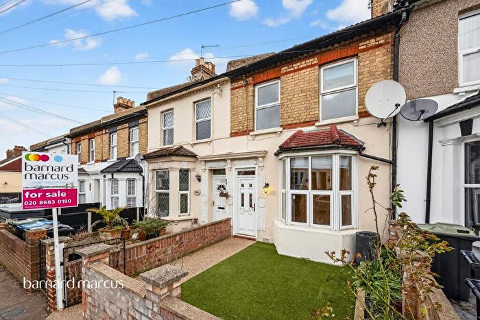 3 Bedroom Terraced House For Sale In Livingstone Road, Thornton Heath, CR7
