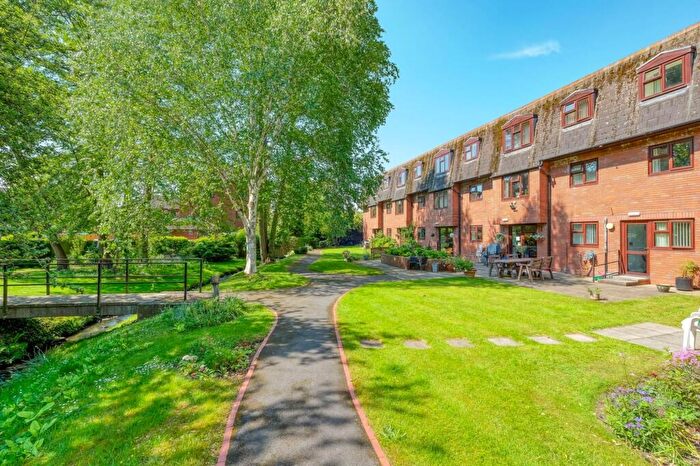 1 Bedroom Retirement Property For Sale In The Strand, St. James Court, B61