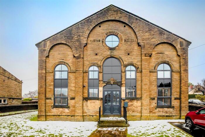 2 Bedroom Flat For Sale In Village Street, Norwood Green, Halifax, HX3