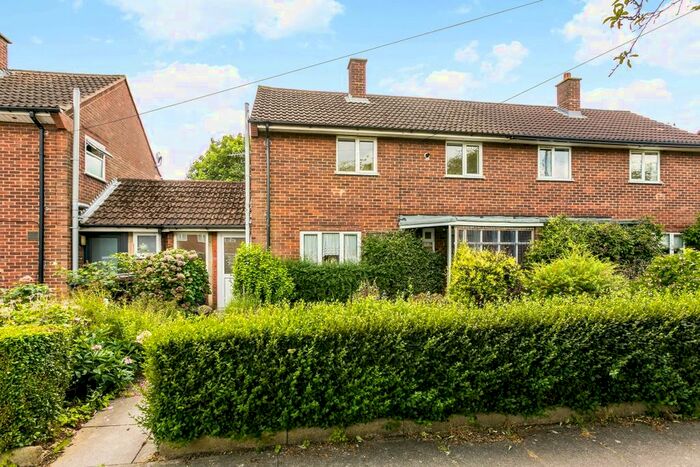 3 Bedroom Semi-Detached House To Rent In Benbow Close, St.Albans, AL1