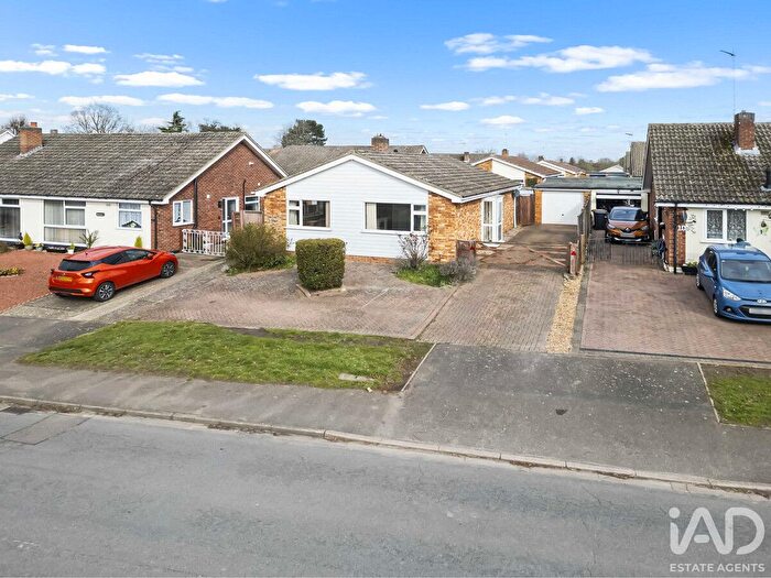 3 Bedroom Detached Bungalow For Sale In Norfolk Avenue, Newmarket, CB8