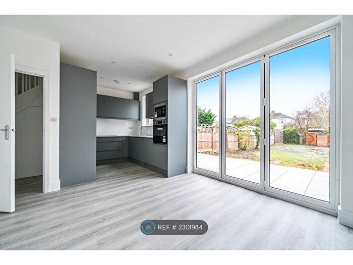 3 Bedroom Terraced House To Rent In Whitehouse Avenue, Borehamwood, WD6