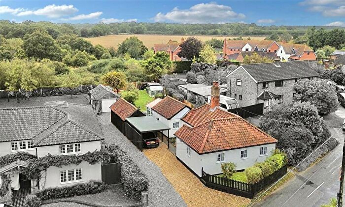 2 Bedroom Bungalow For Sale In Grove Hill, Belstead, Ipswich, Suffolk, IP8