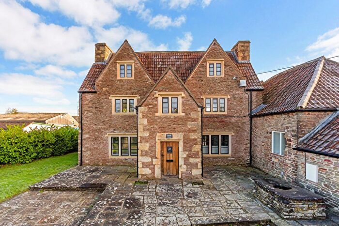 4 Bedroom Link Detached House For Sale In Westerleigh Road, Westerleigh, BS37