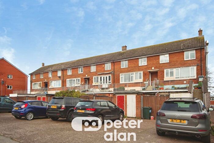 3 Bedroom Maisonette For Sale In Heather Road, Newport, NP19