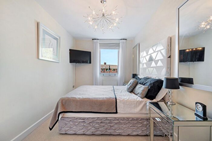 4 Bedroom Town House For Sale In Belmont Road, Gatley, SK8