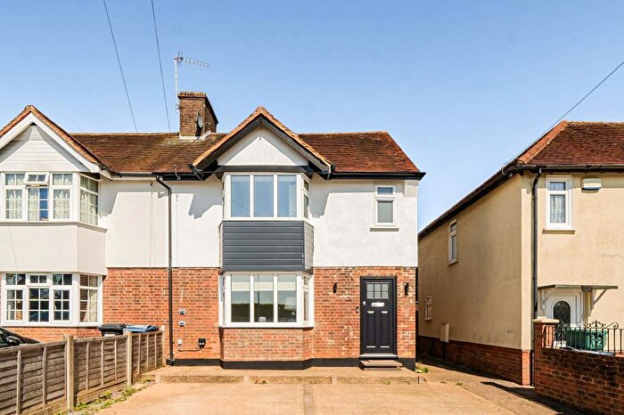 3 Bedroom Semi Detached House For Sale In Chadwick Street, High Wycombe, Buckinghamshire, HP13
